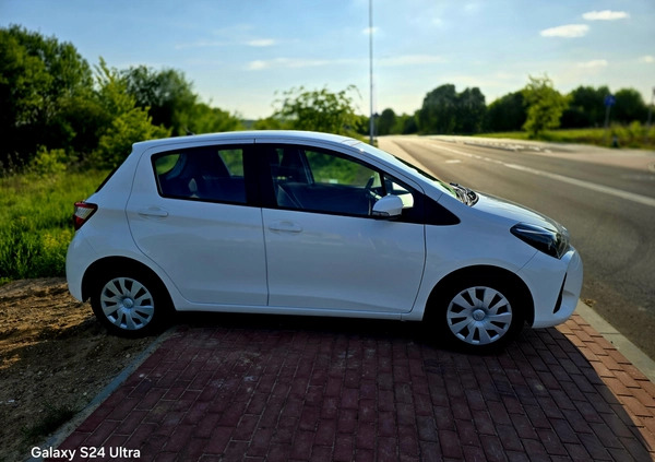 Toyota Yaris cena 39900 przebieg: 74800, rok produkcji 2018 z Białystok małe 301